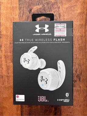 Under Armour True Wireless Flash Earbuds - White